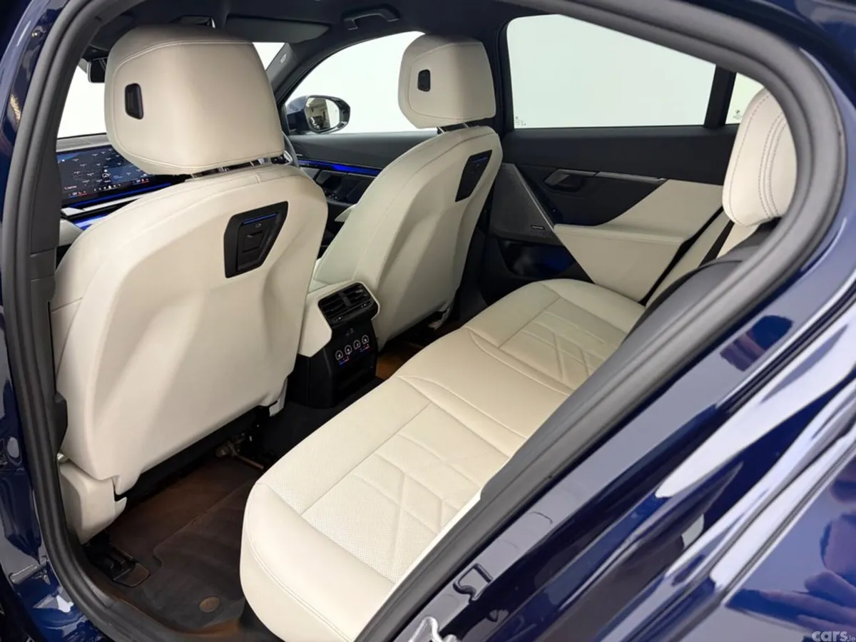 BMW 5-Series Saloon, Petrol Plug-in Hybrid, 2024, Blue