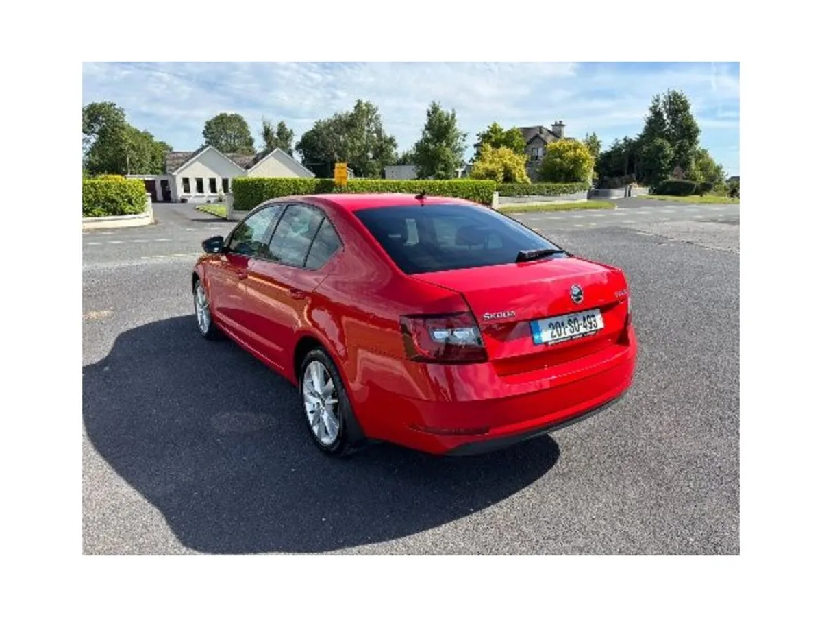 Skoda Octavia Hatchback, Diesel, 2020, Red