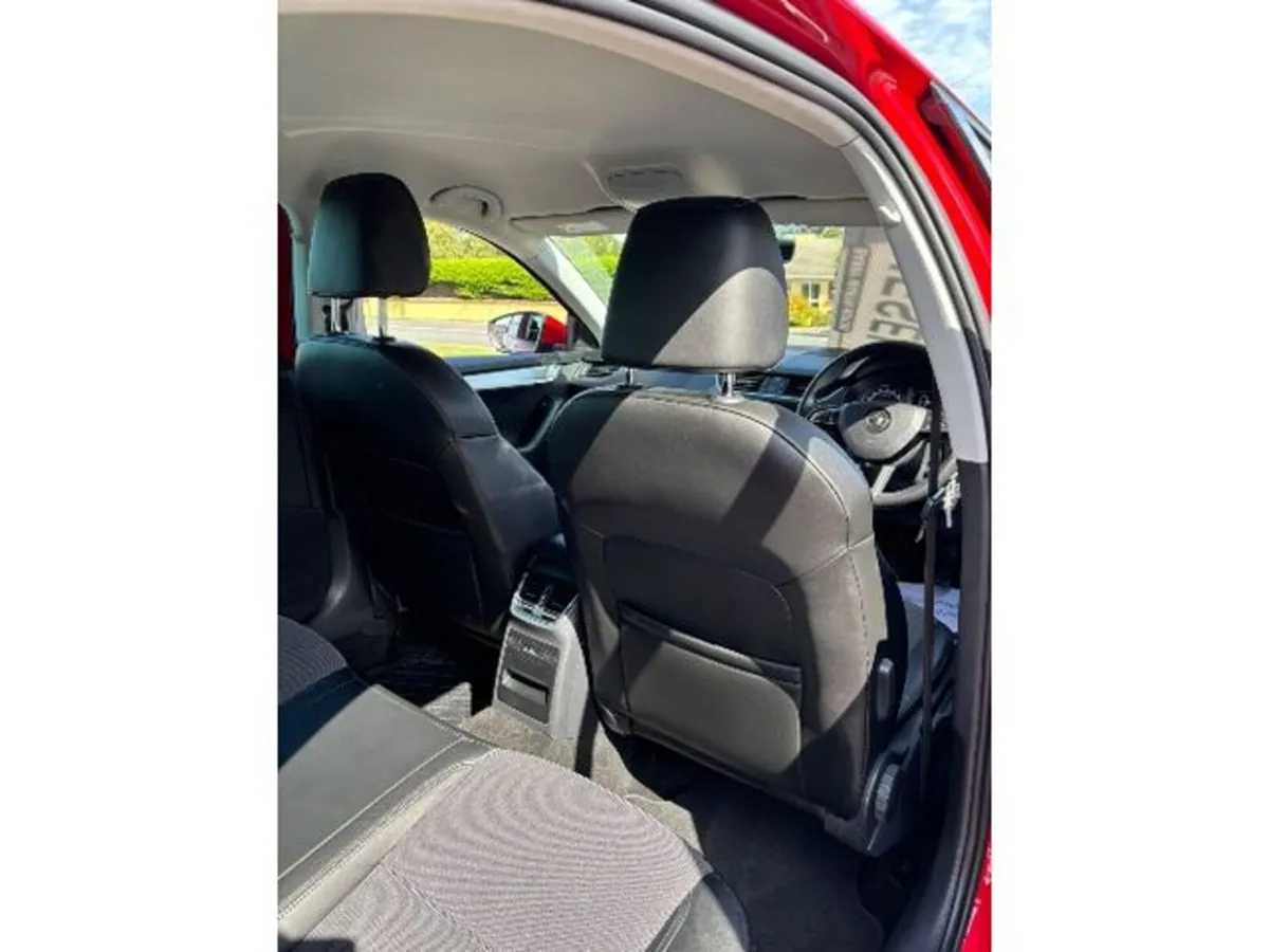 Skoda Octavia Hatchback, Diesel, 2020, Red
