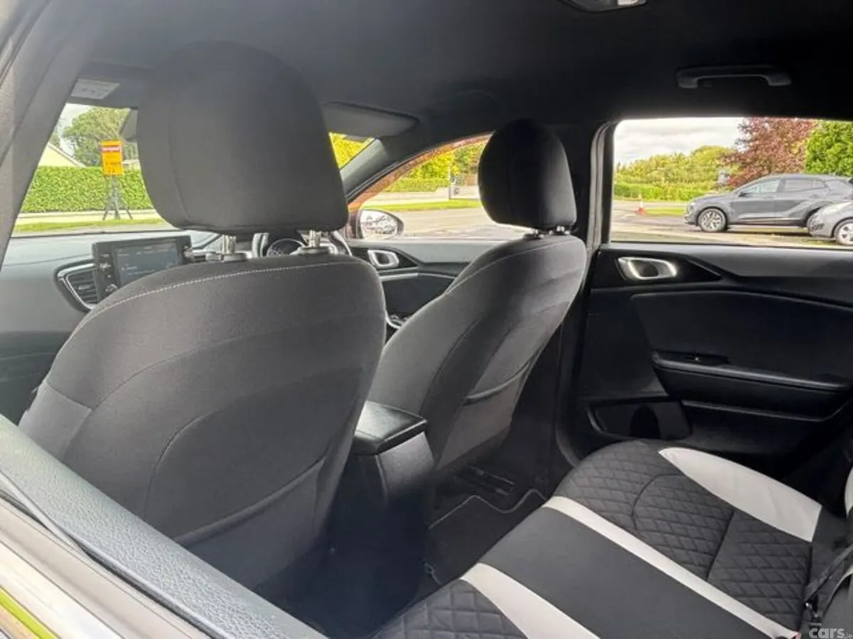 Kia Ceed Hatchback, Diesel, 2020, Grey