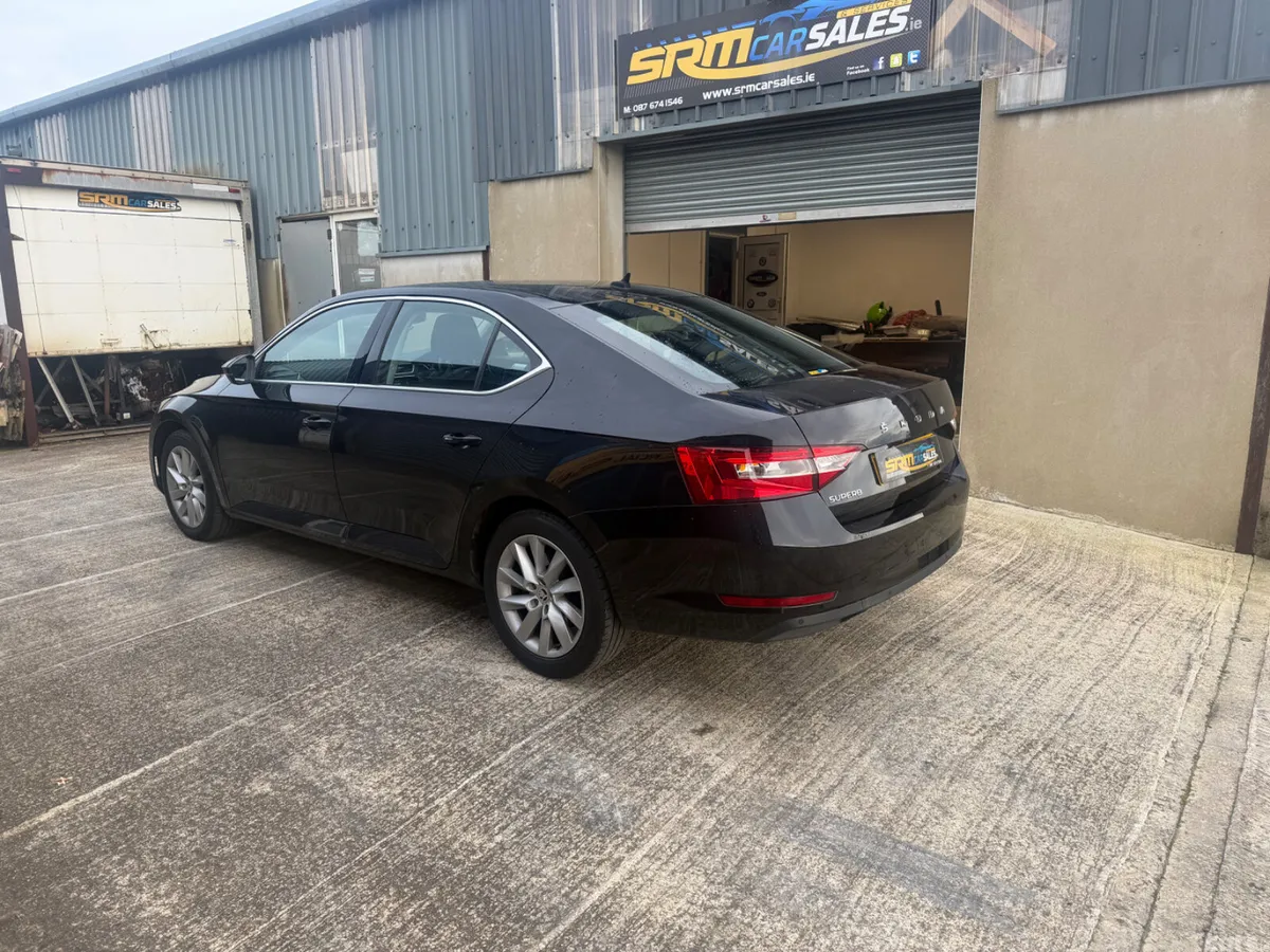 Skoda Superb Hatchback, Diesel, 2021, Black