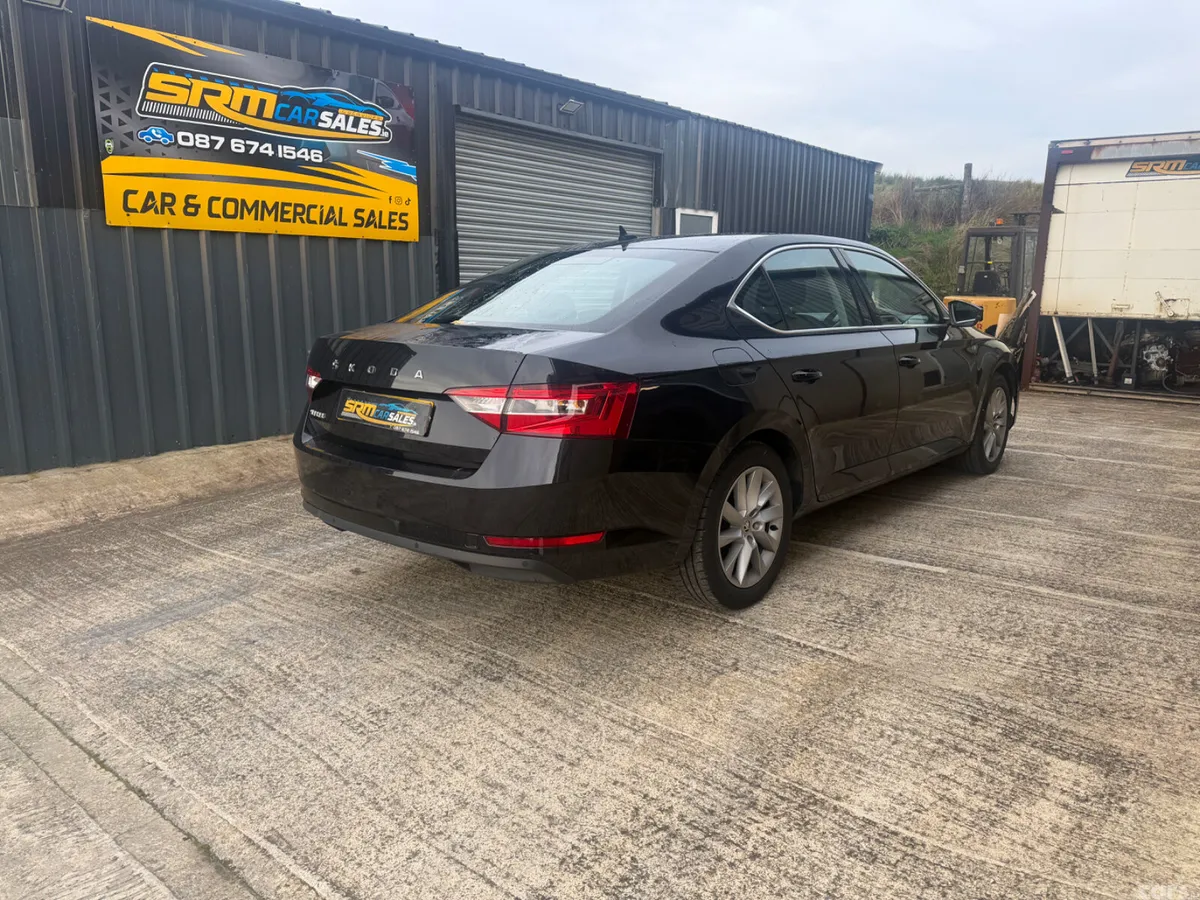 Skoda Superb Hatchback, Diesel, 2021, Black