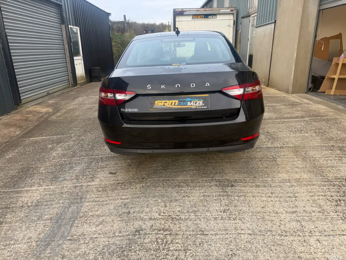 Skoda Superb Hatchback, Diesel, 2021, Black