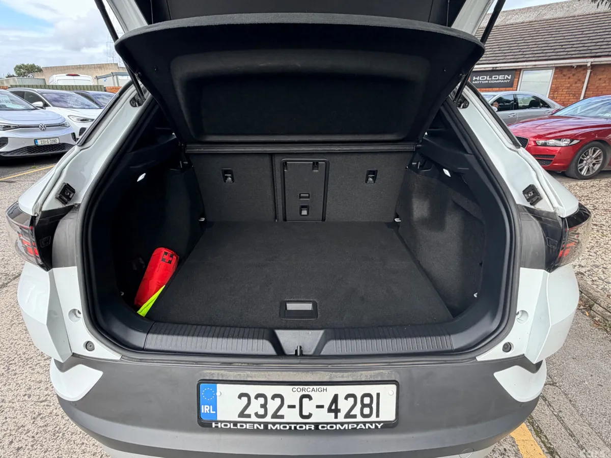 Volkswagen ID.4 Estate, Electric, 2023, White