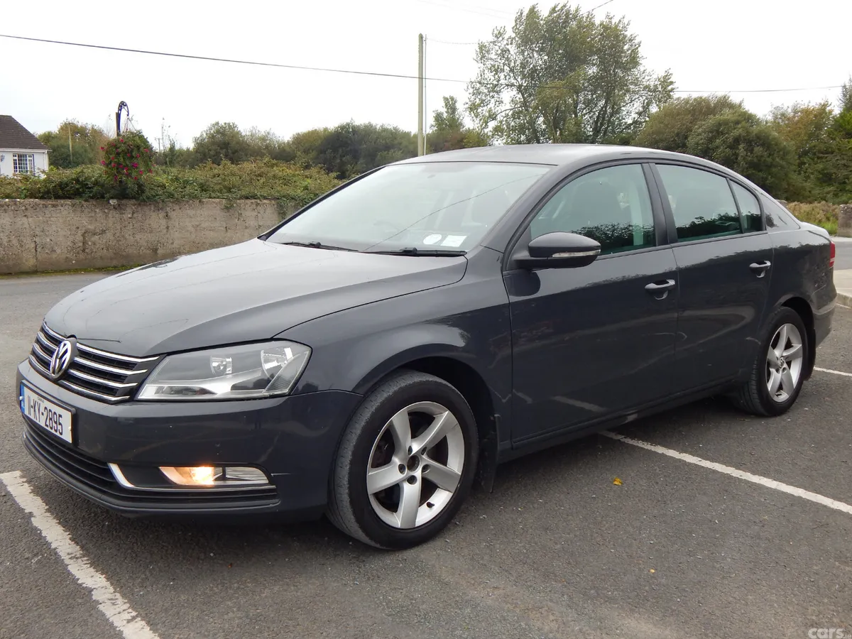 Volkswagen Passat Saloon, Diesel, 2011, Grey
