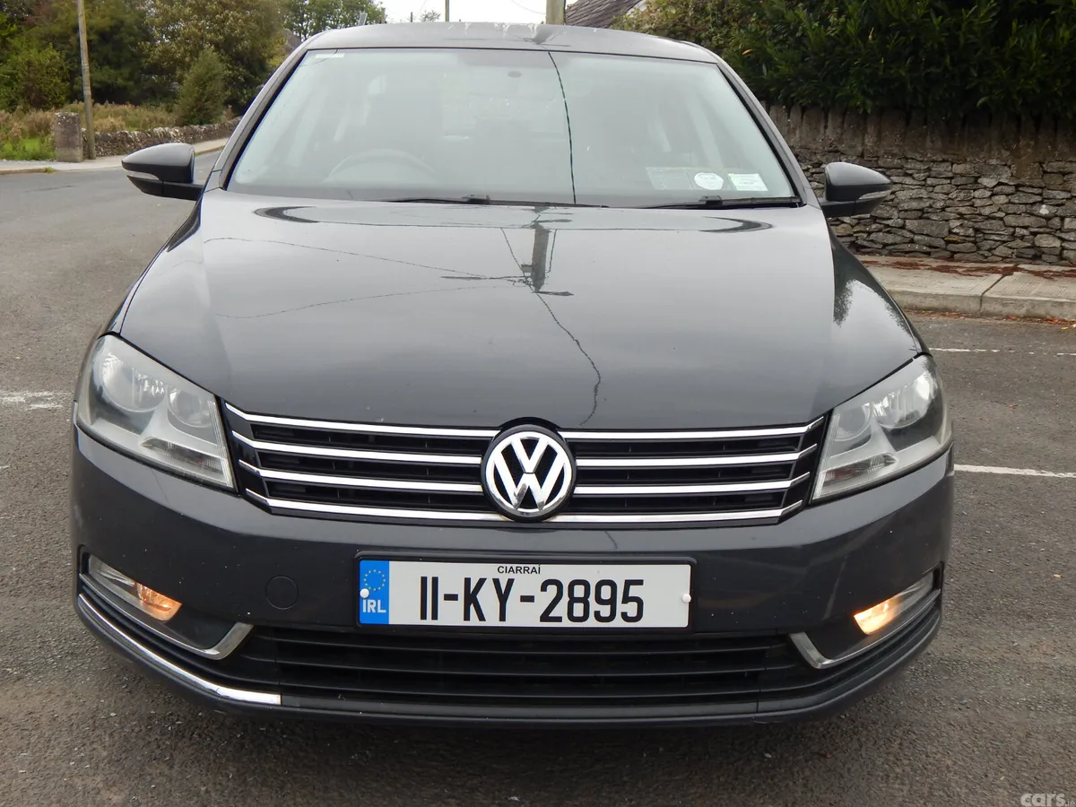 Volkswagen Passat Saloon, Diesel, 2011, Grey