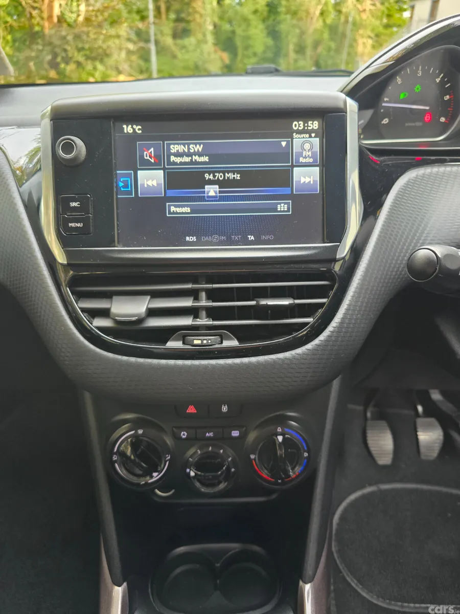 Peugeot 2008 SUV, Diesel, 2016, Grey