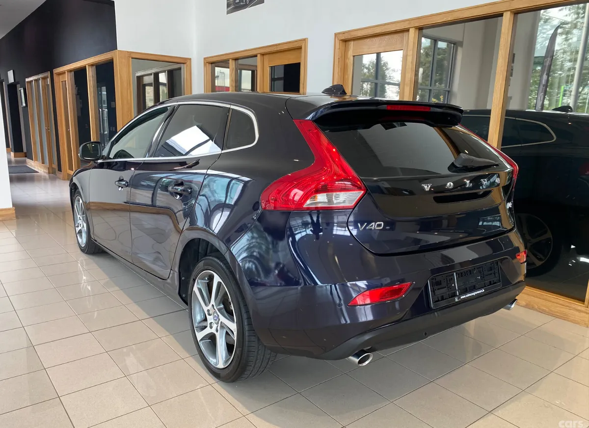 Volvo V40 Hatchback, Diesel, 2016, Blue