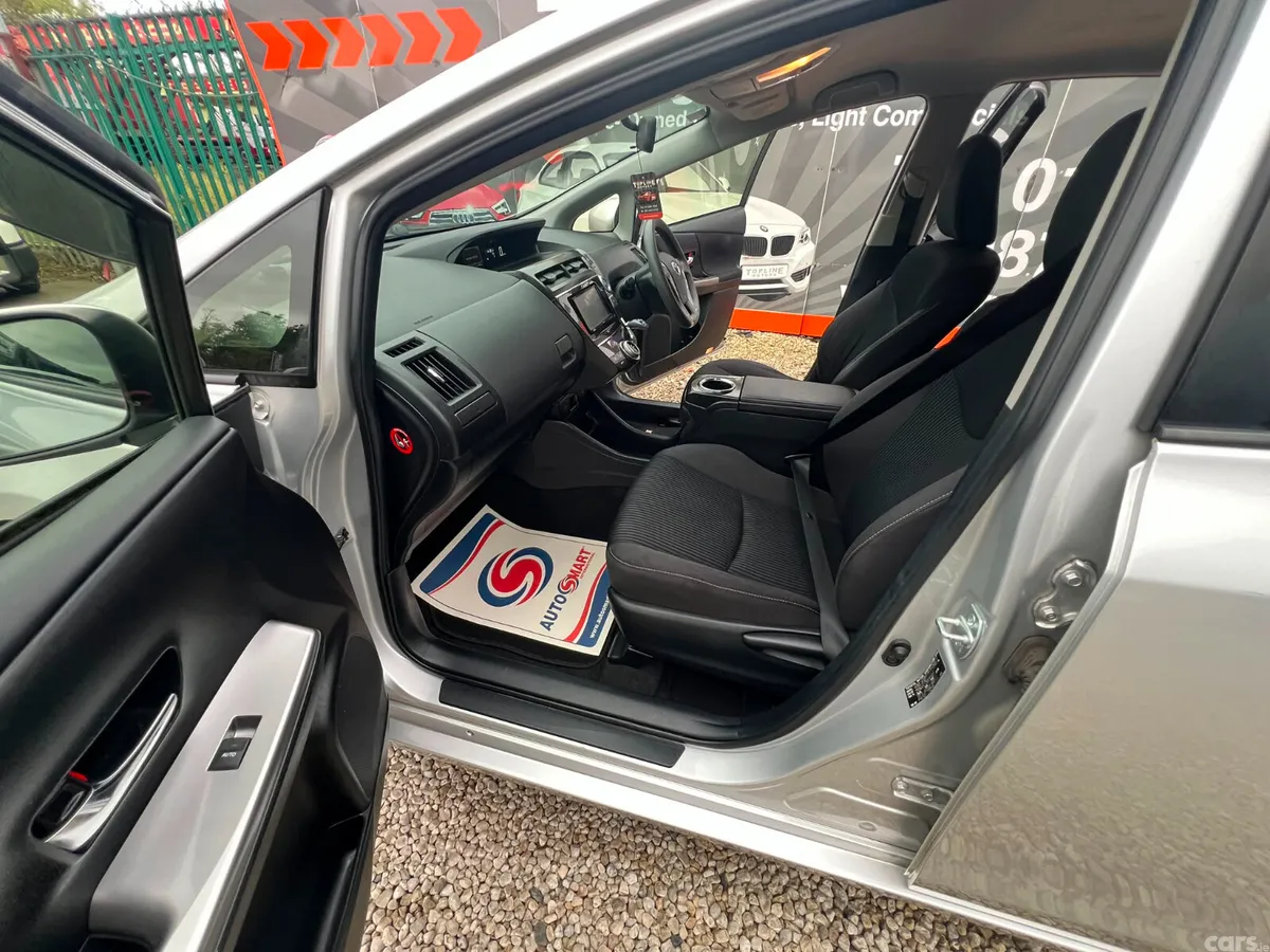 Toyota Prius MPV, Petrol Hybrid, 2015, Silver