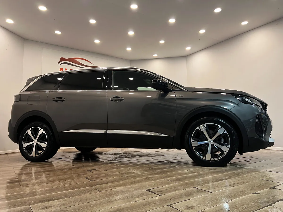 Peugeot 5008 MPV, Diesel, 2021, Grey