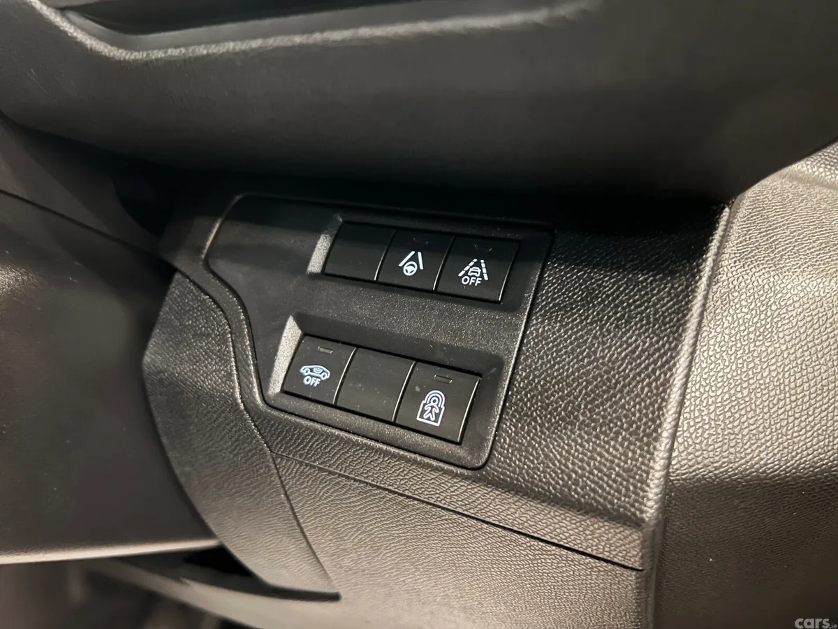 Peugeot 5008 MPV, Diesel, 2021, Grey