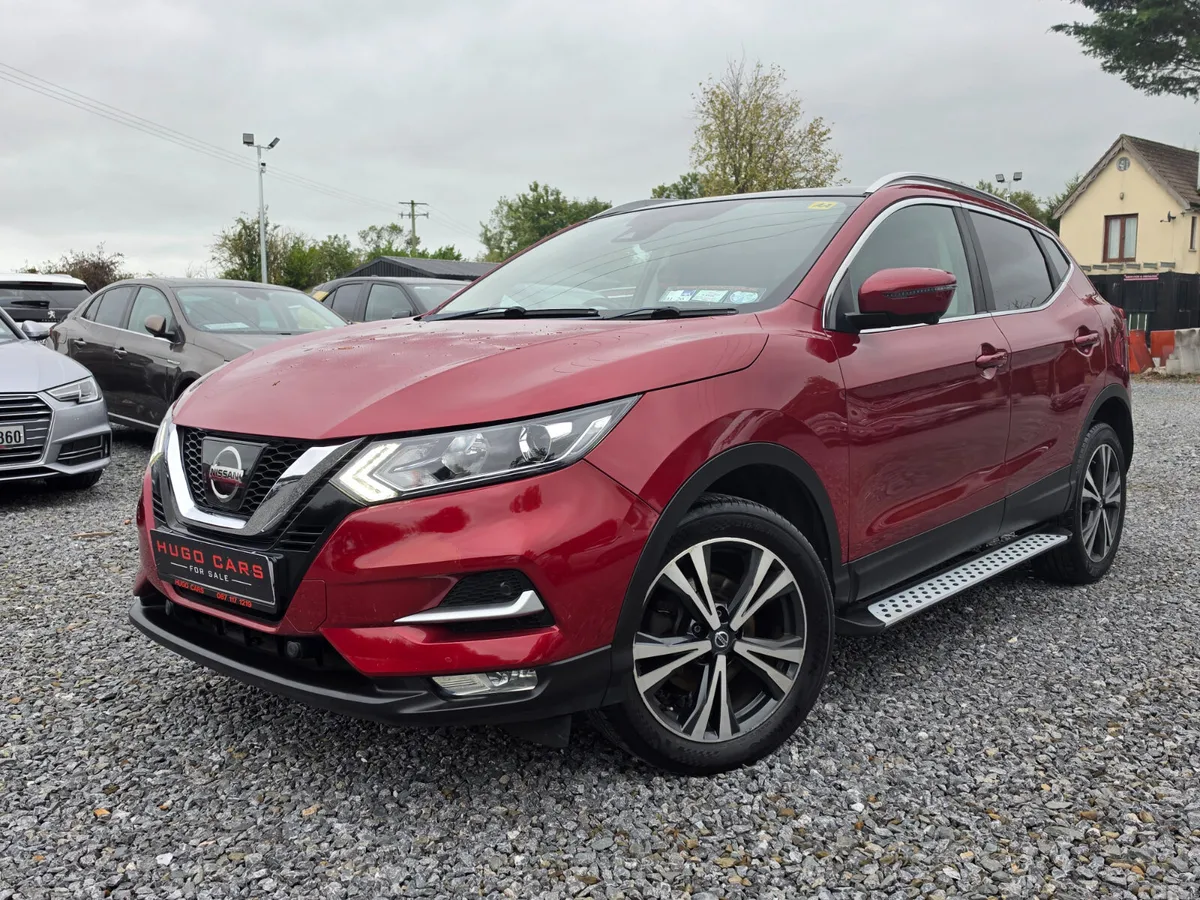 Nissan Qashqai Hatchback, Diesel, 2018, Red