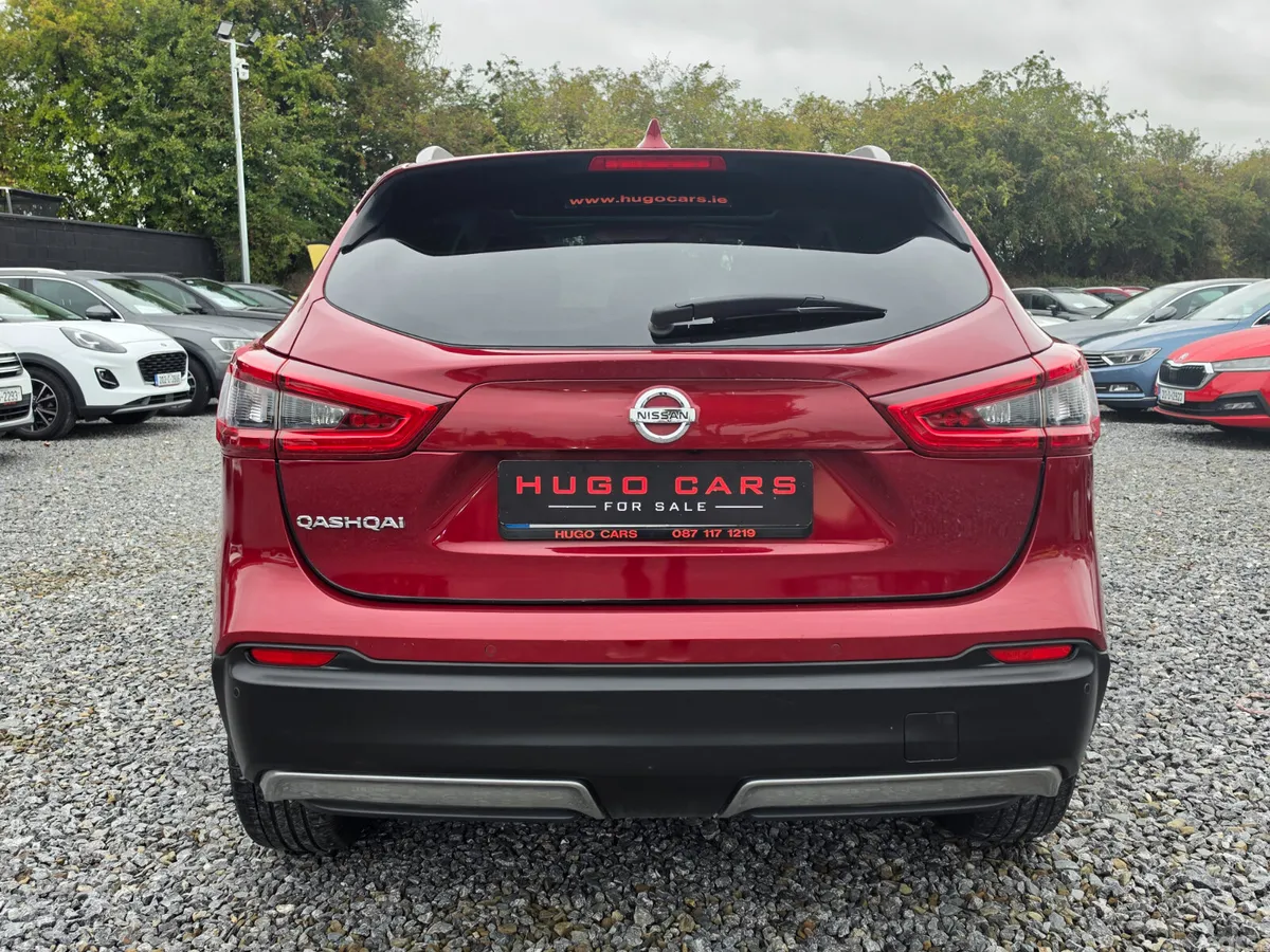 Nissan Qashqai Hatchback, Diesel, 2018, Red