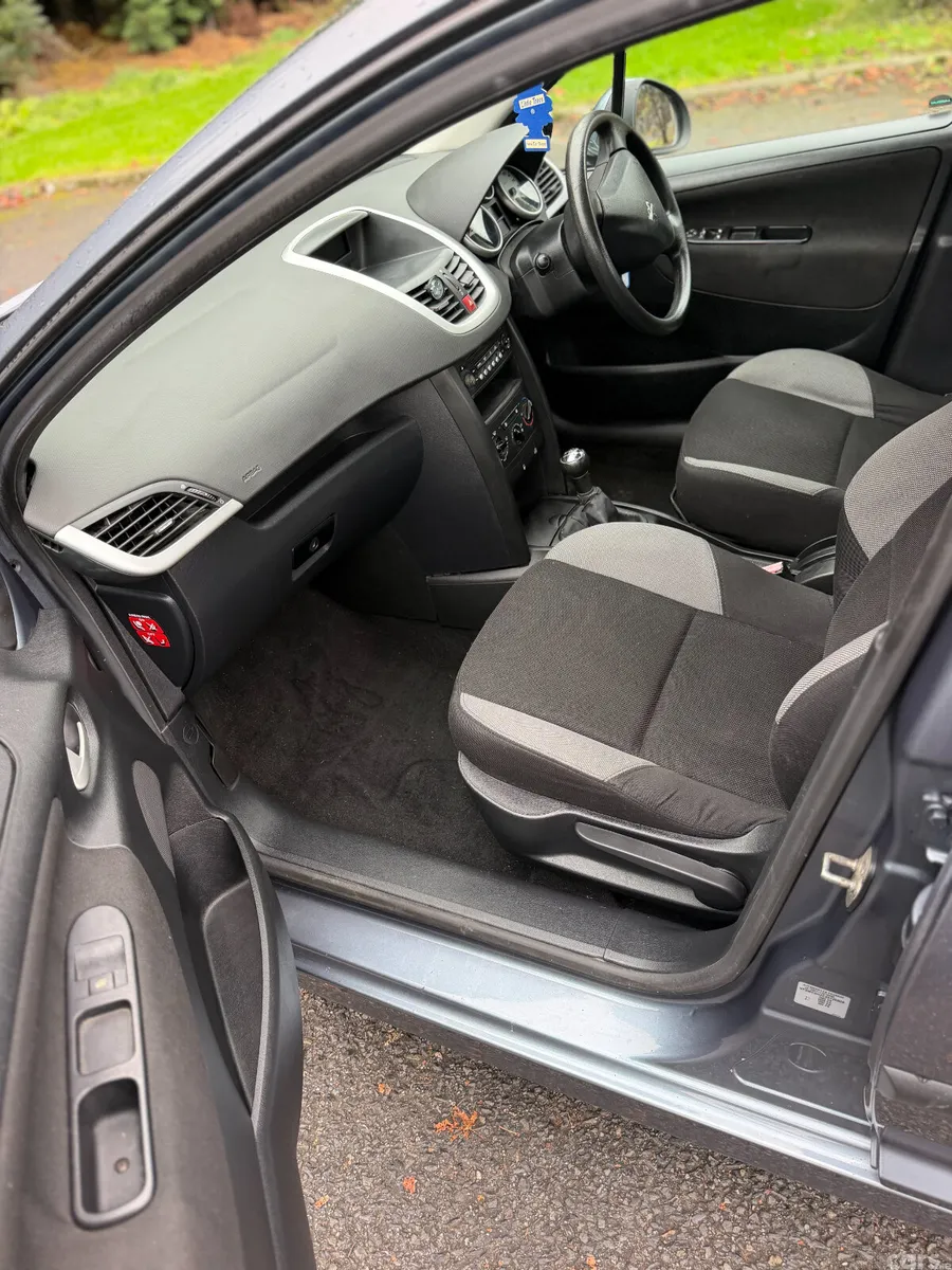 Peugeot 207 Hatchback, Diesel, 2007, Grey