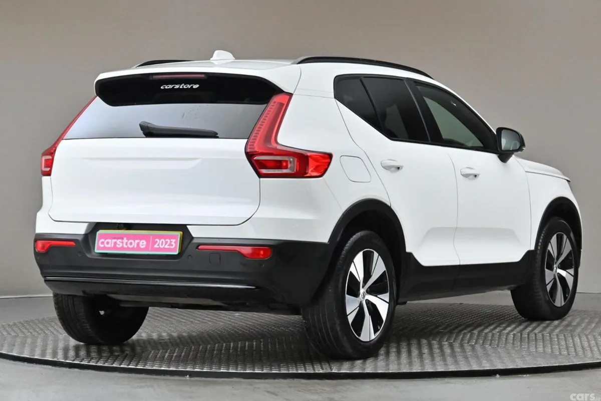 Volvo XC40 SUV, Petrol Plug-in Hybrid, 2023, White