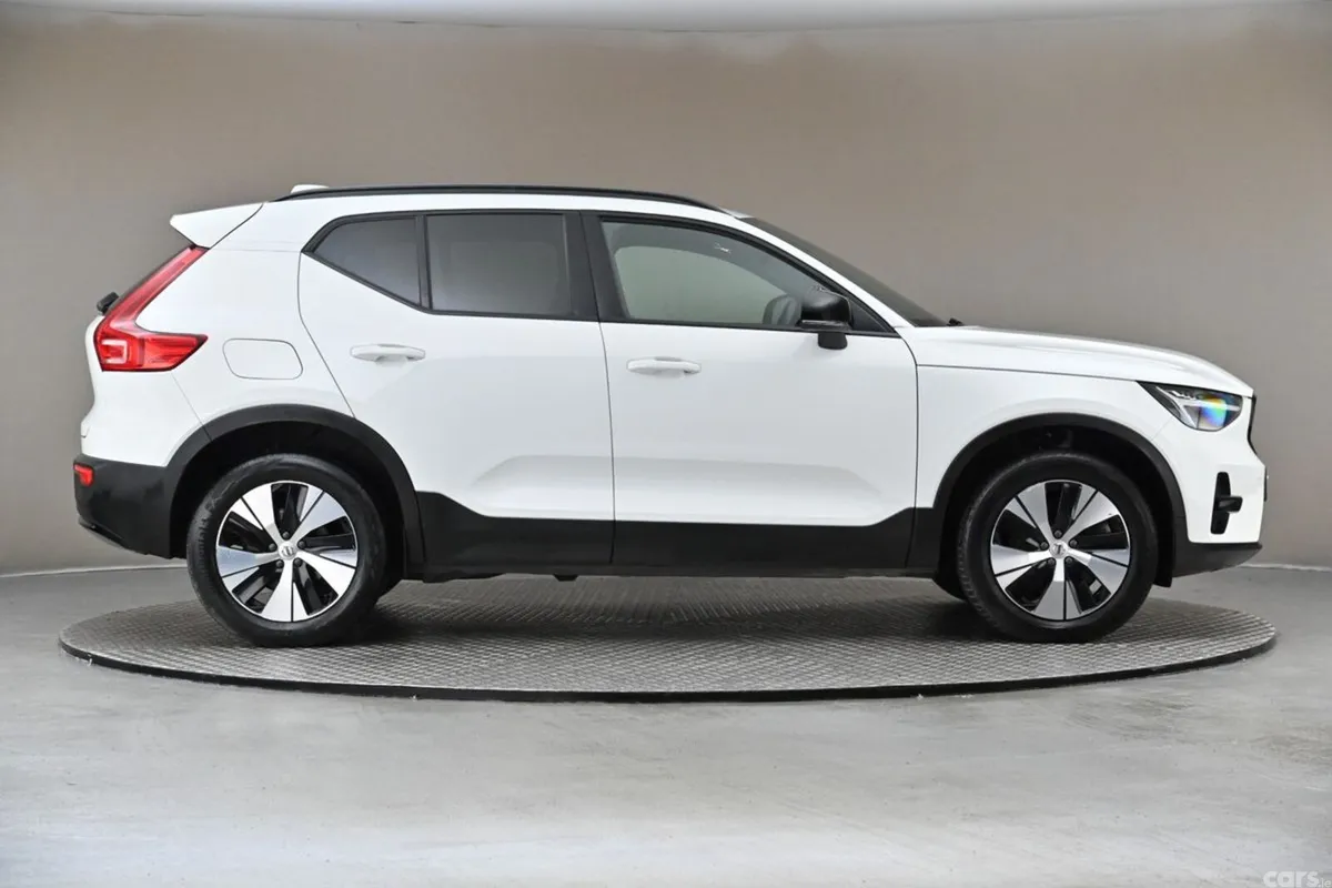 Volvo XC40 SUV, Petrol Plug-in Hybrid, 2023, White