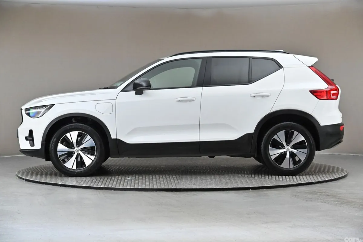 Volvo XC40 SUV, Petrol Plug-in Hybrid, 2023, White