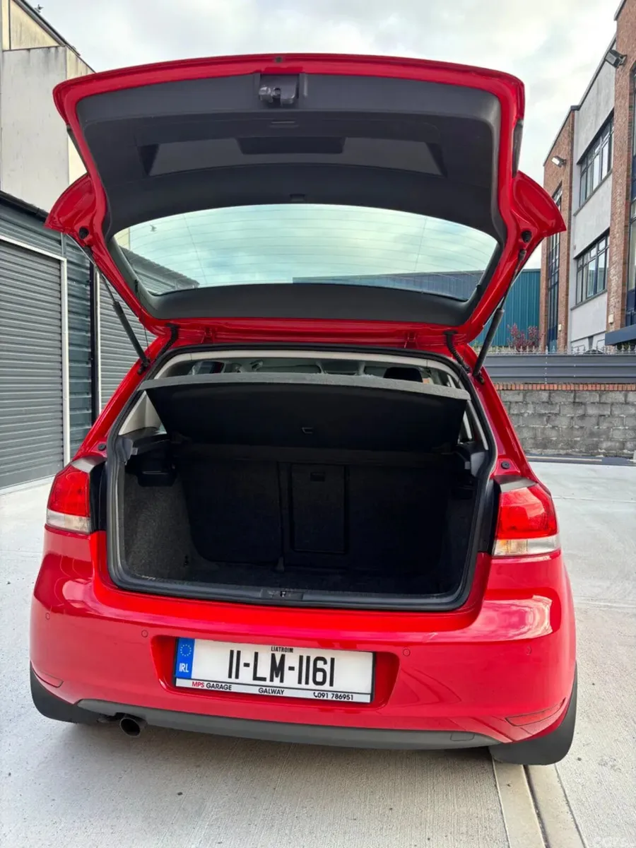 Volkswagen Golf Hatchback, Diesel, 2011, Red