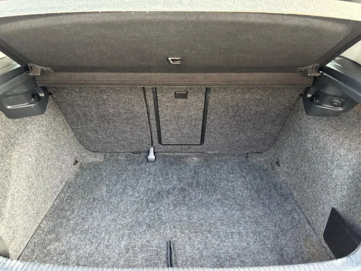 Volkswagen Golf Hatchback, Diesel, 2011, Red