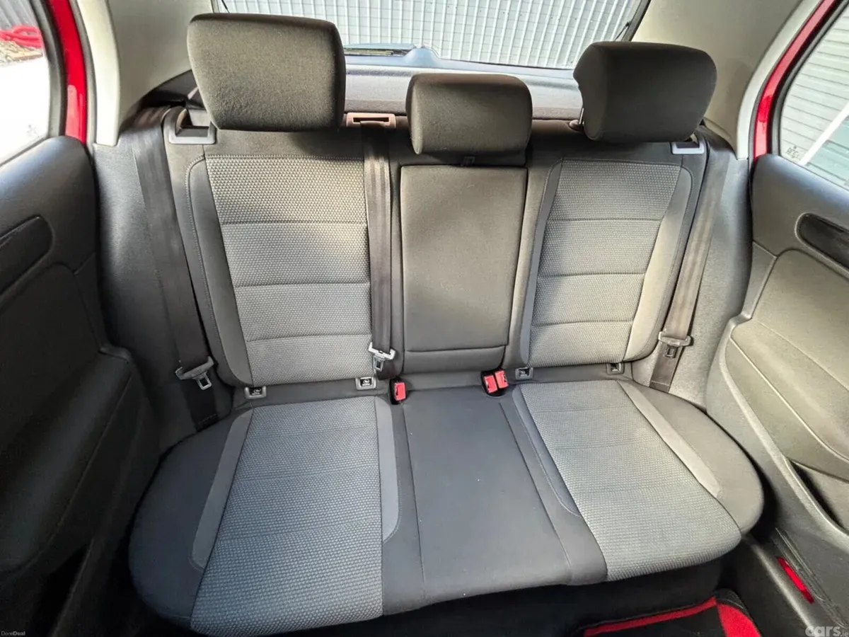 Volkswagen Golf Hatchback, Diesel, 2011, Red