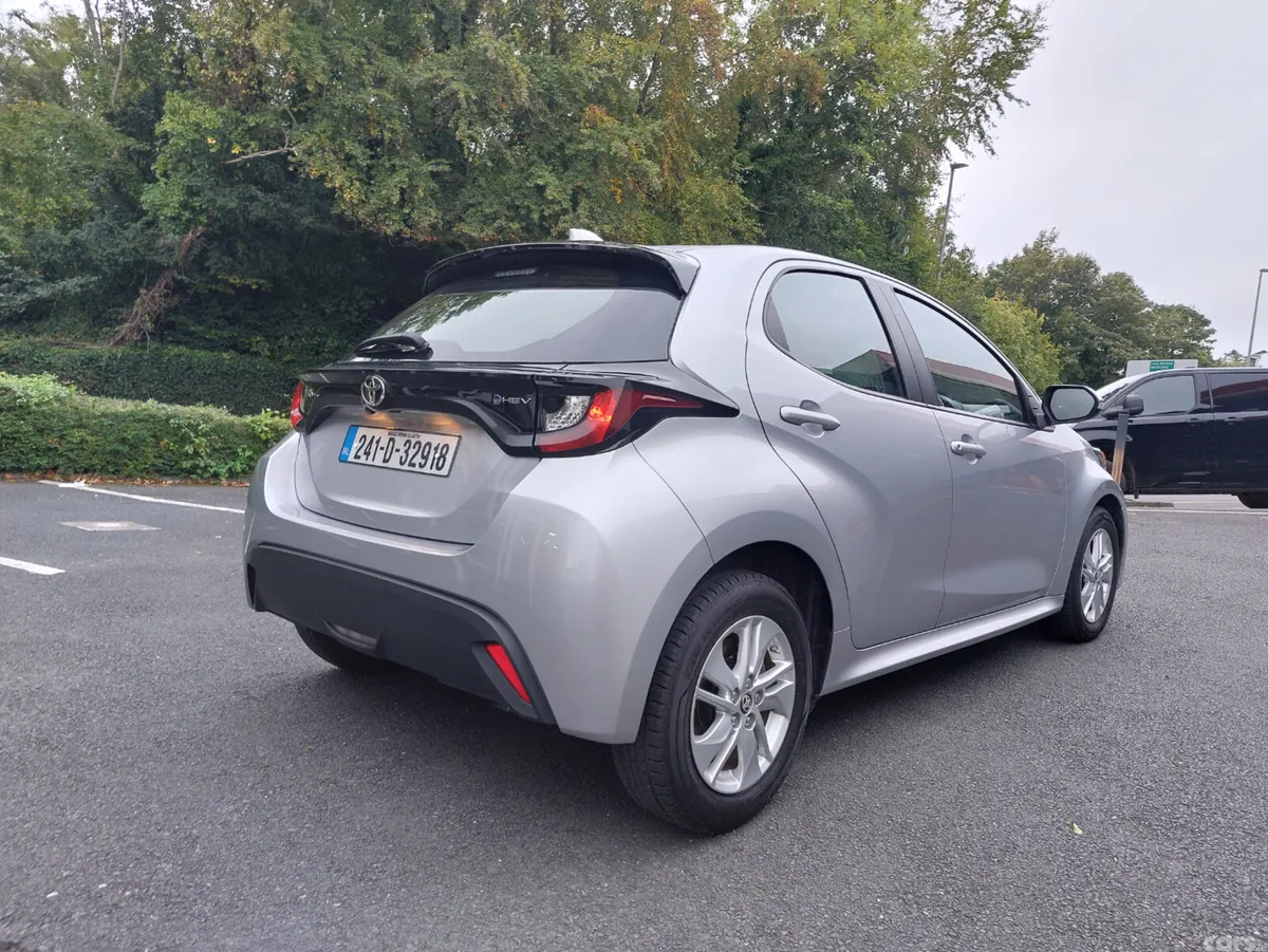 Toyota Yaris Hatchback, Petrol Hybrid, 2024, Grey