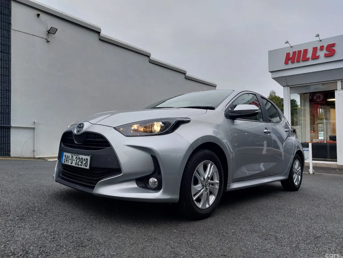 Toyota Yaris Hatchback, Petrol Hybrid, 2024, Grey