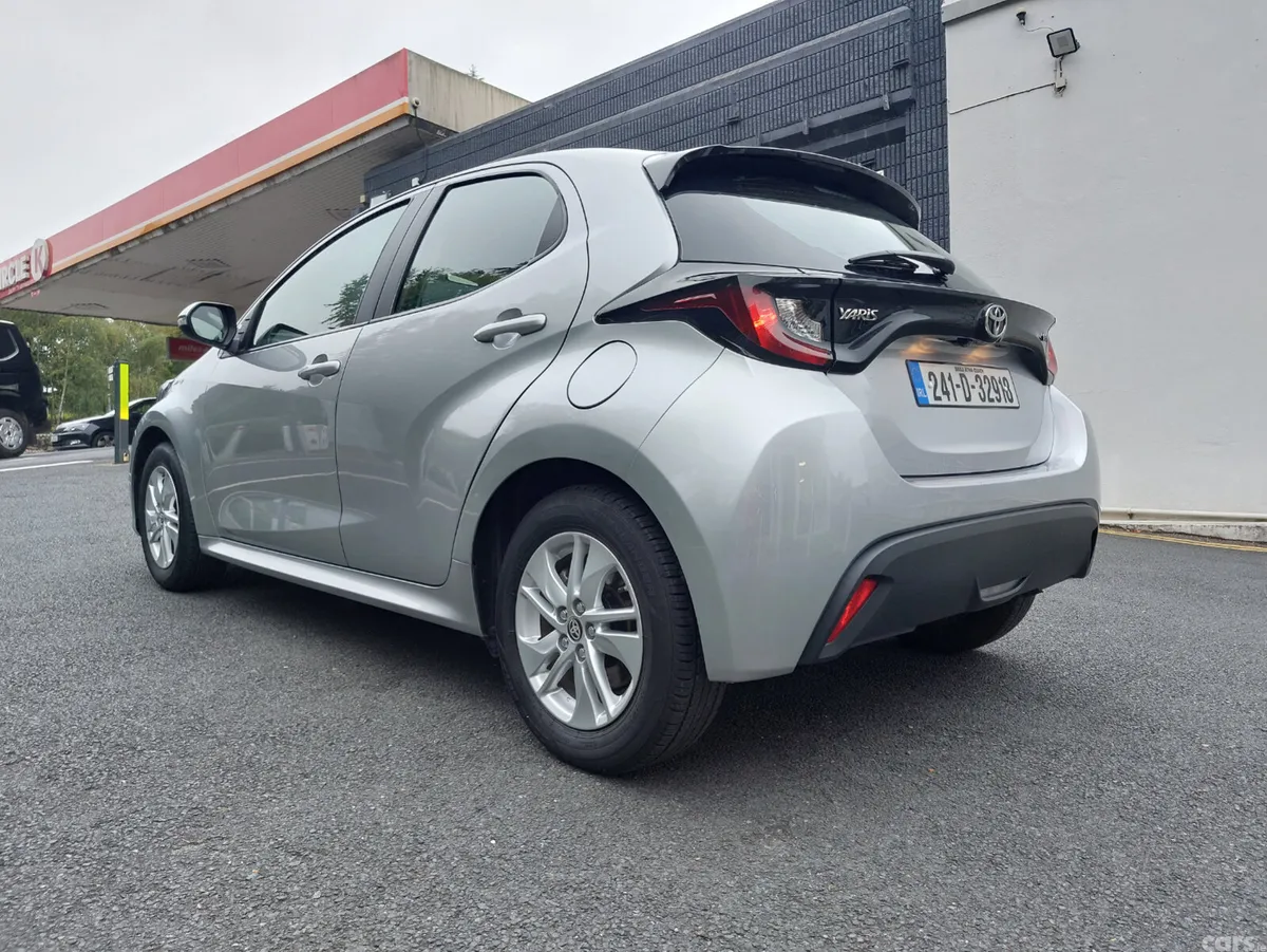 Toyota Yaris Hatchback, Petrol Hybrid, 2024, Grey