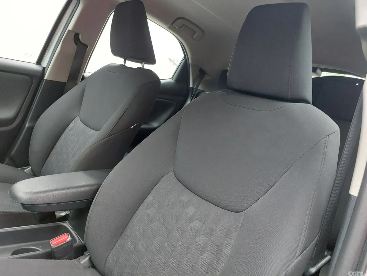 Toyota Yaris Hatchback, Petrol Hybrid, 2024, Grey