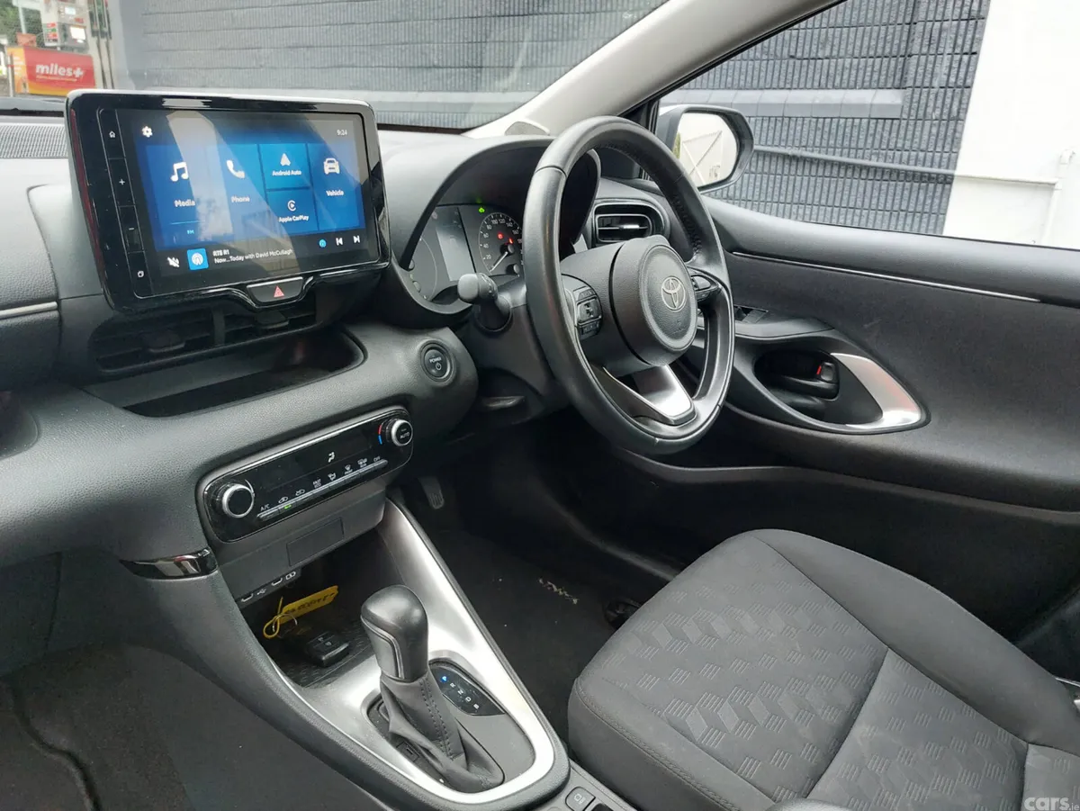 Toyota Yaris Hatchback, Petrol Hybrid, 2024, Grey