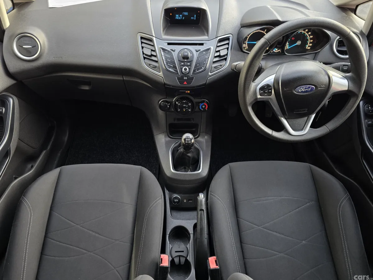 Ford Fiesta Hatchback, Petrol, 2014, Red