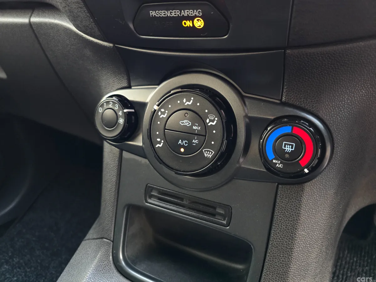 Ford Fiesta Hatchback, Petrol, 2014, Red