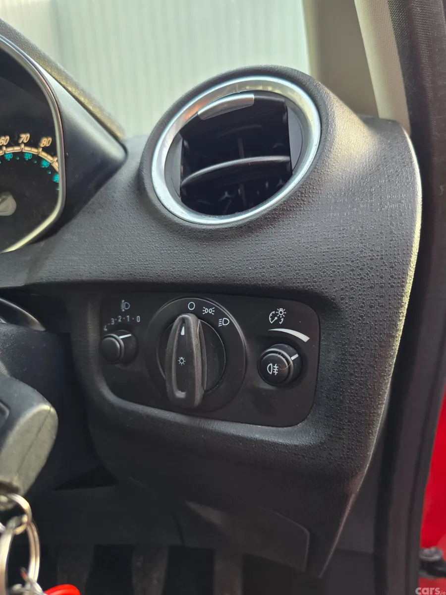 Ford Fiesta Hatchback, Petrol, 2014, Red