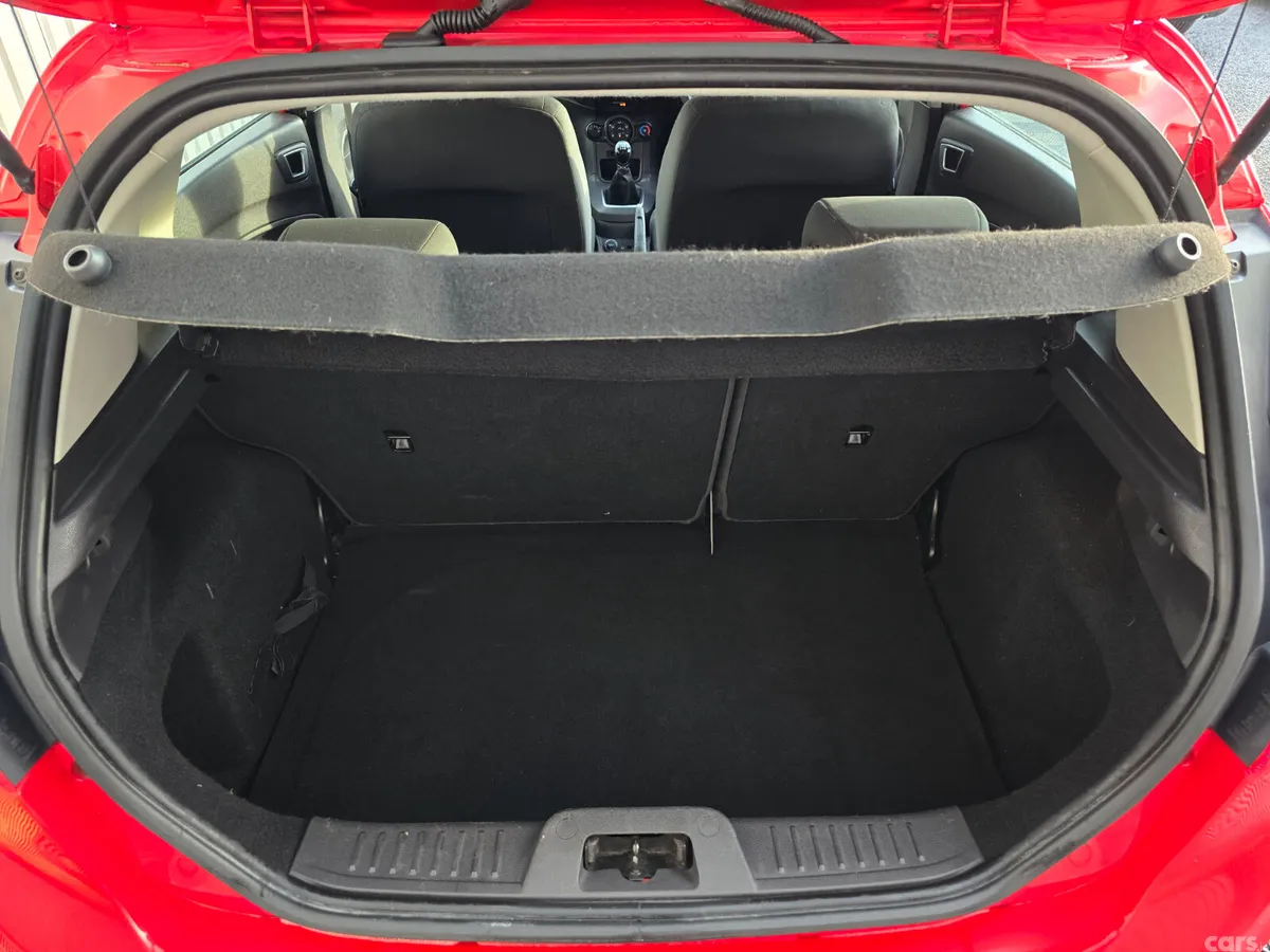 Ford Fiesta Hatchback, Petrol, 2014, Red