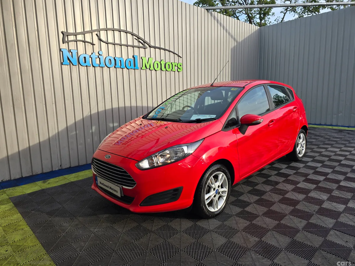 Ford Fiesta Hatchback, Petrol, 2014, Red