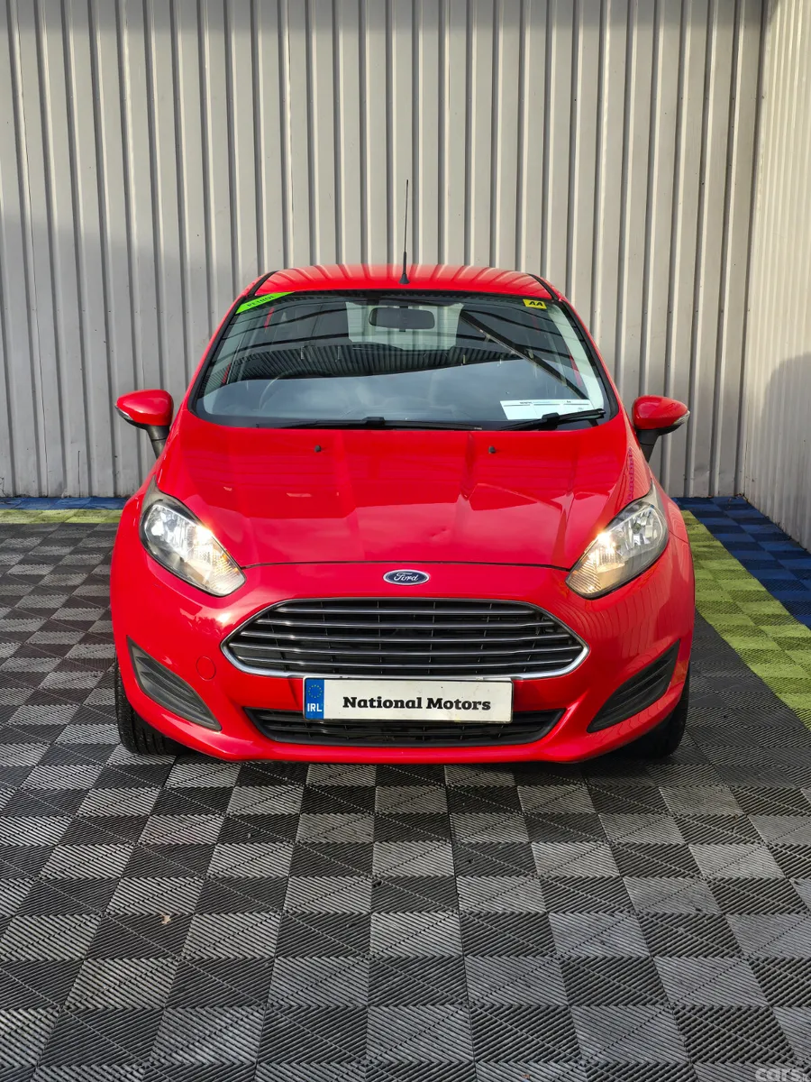 Ford Fiesta Hatchback, Petrol, 2014, Red