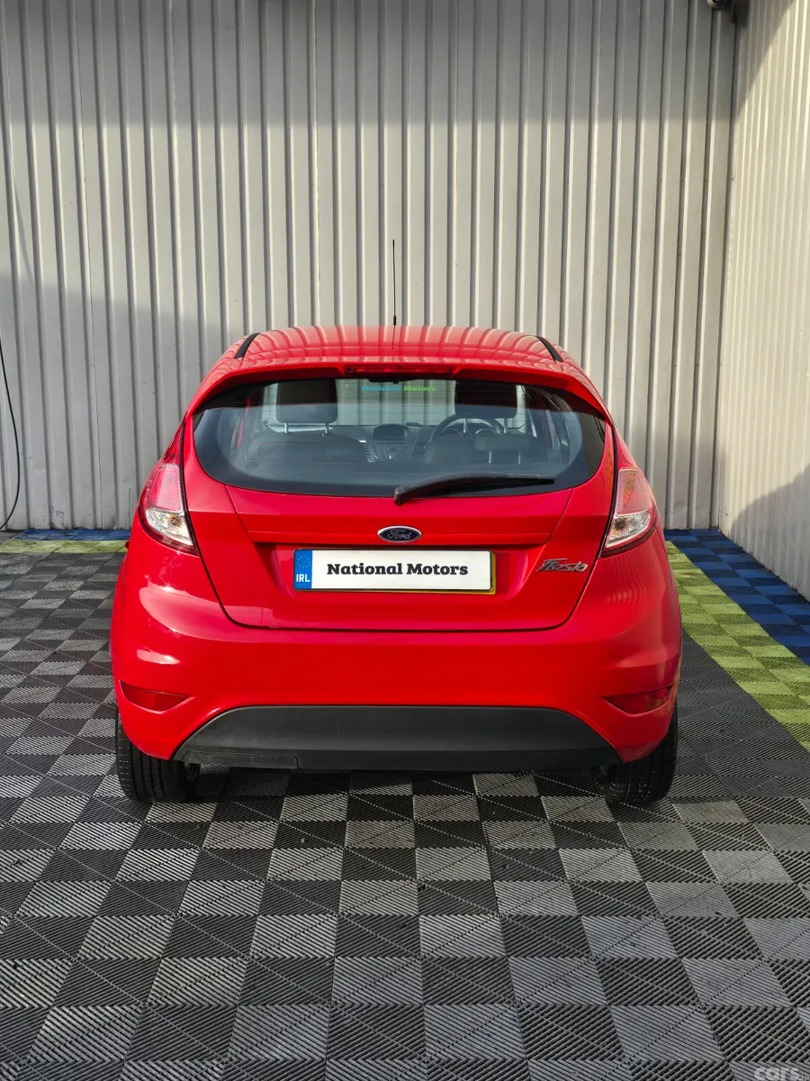 Ford Fiesta Hatchback, Petrol, 2014, Red