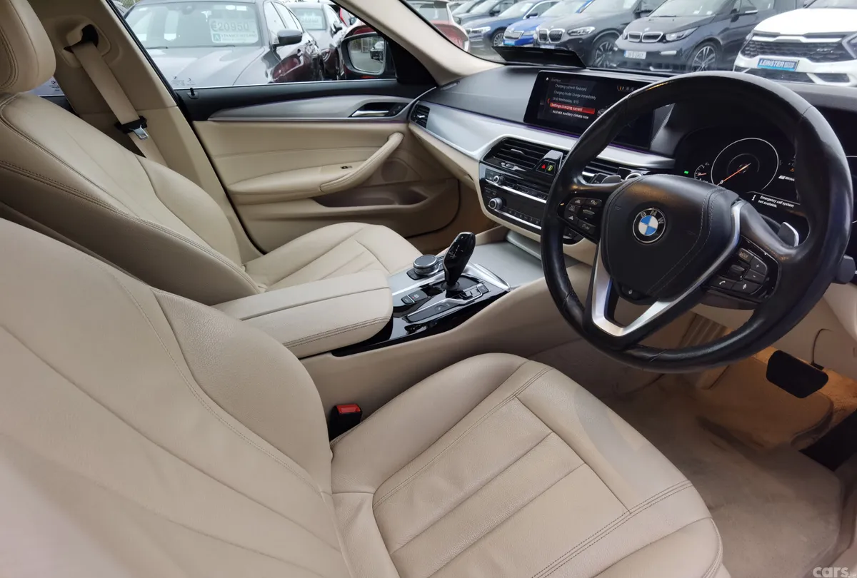 BMW 5-Series Saloon, Petrol Plug-in Hybrid, 2018, Blue
