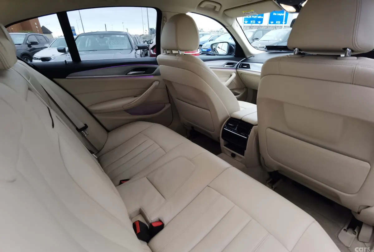 BMW 5-Series Saloon, Petrol Plug-in Hybrid, 2018, Blue