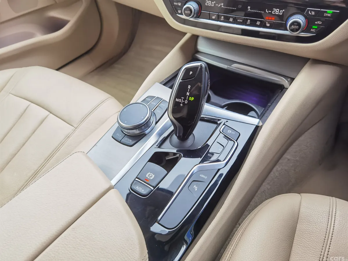 BMW 5-Series Saloon, Petrol Plug-in Hybrid, 2018, Blue