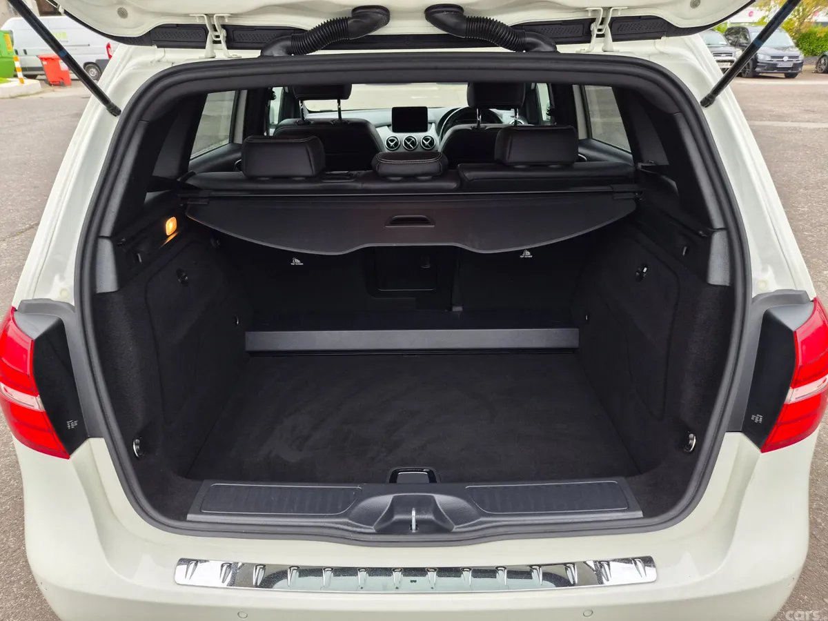 Mercedes-Benz B-Class Hatchback, Petrol, 2019, White