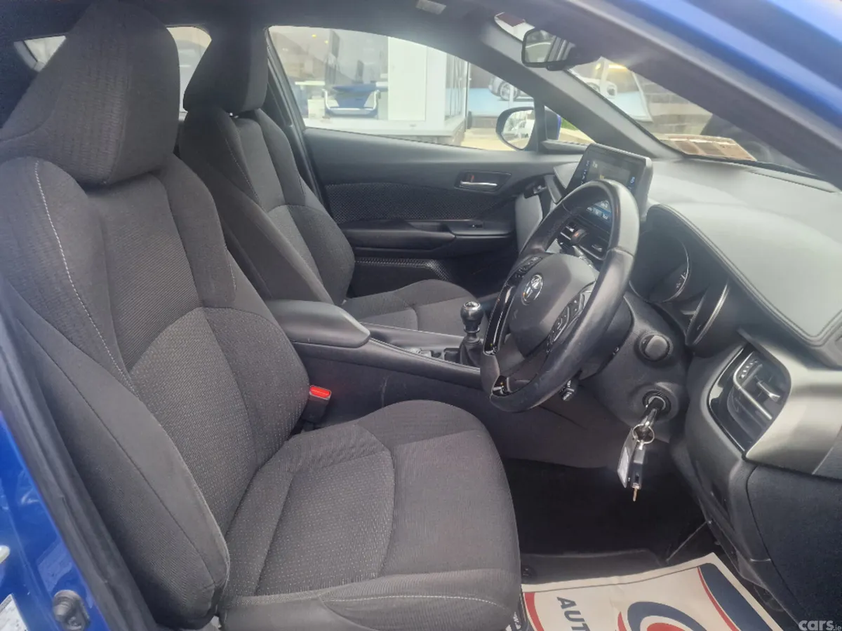 Toyota C-HR Hatchback, Petrol, 2019, Blue