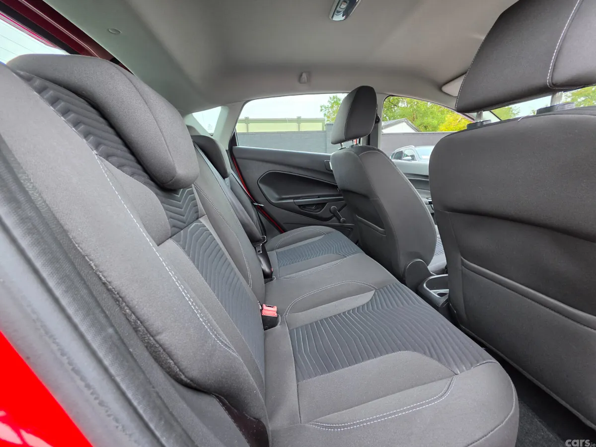 Ford Fiesta Hatchback, Petrol, 2016, Red