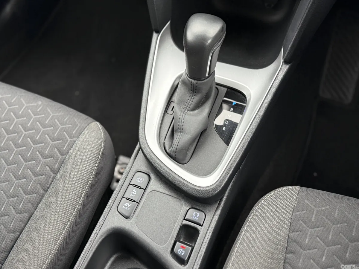 Toyota Yaris Cross SUV, Petrol Hybrid, 2024, Grey