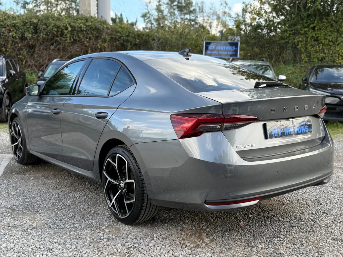 Skoda Octavia Hatchback, Petrol Hybrid, 2024, Grey