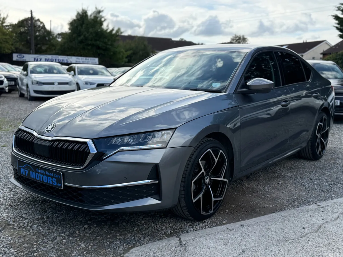 Skoda Octavia Hatchback, Petrol Hybrid, 2024, Grey