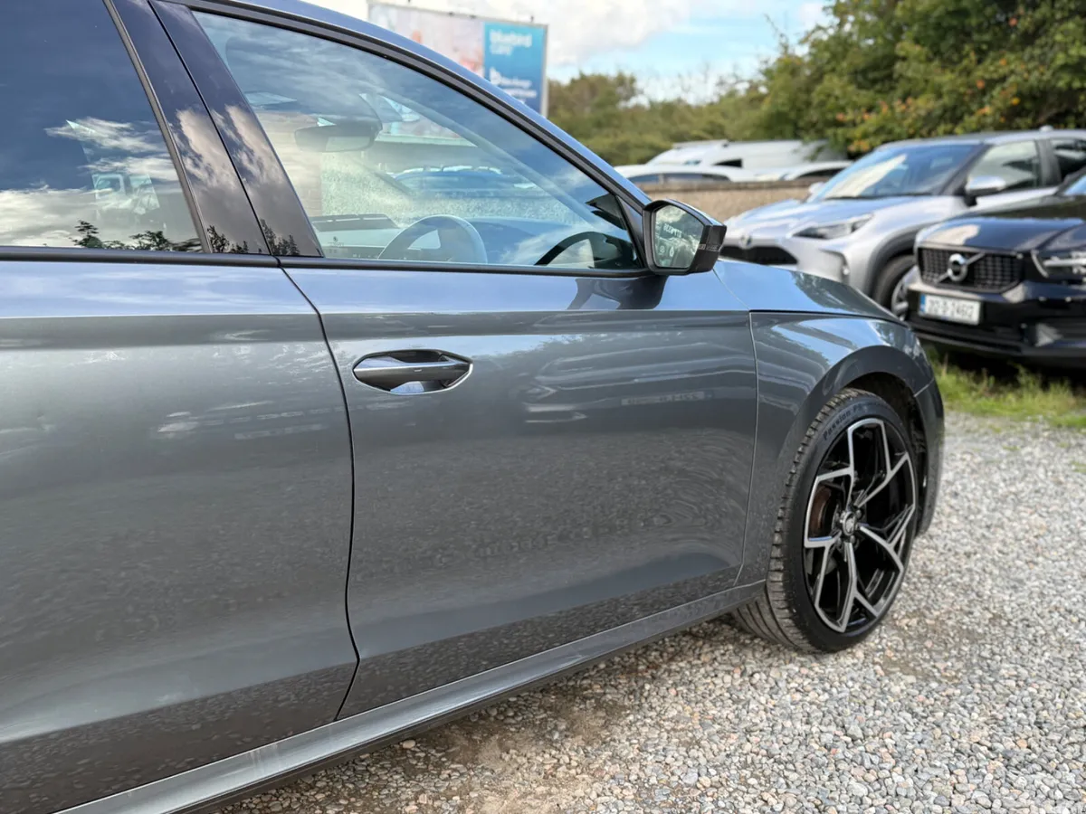 Skoda Octavia Hatchback, Petrol Hybrid, 2024, Grey