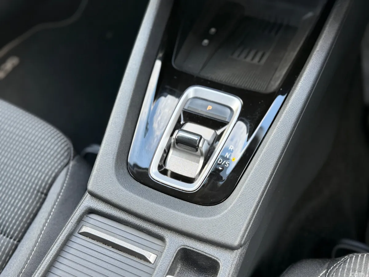 Skoda Octavia Hatchback, Petrol Hybrid, 2024, Grey