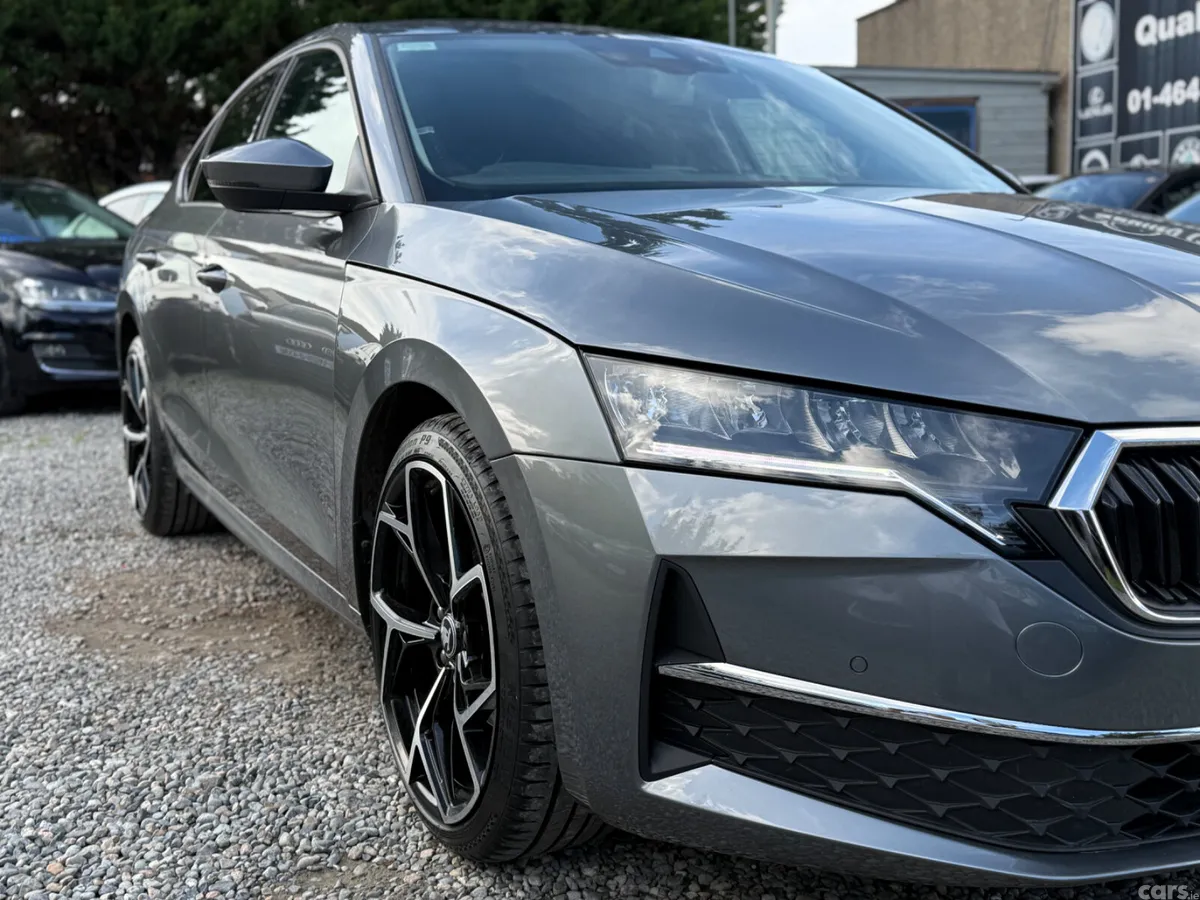 Skoda Octavia Hatchback, Petrol Hybrid, 2024, Grey
