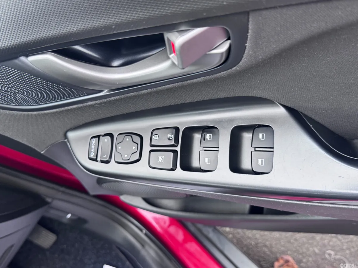 Hyundai KONA MPV, Diesel, 2020, Red