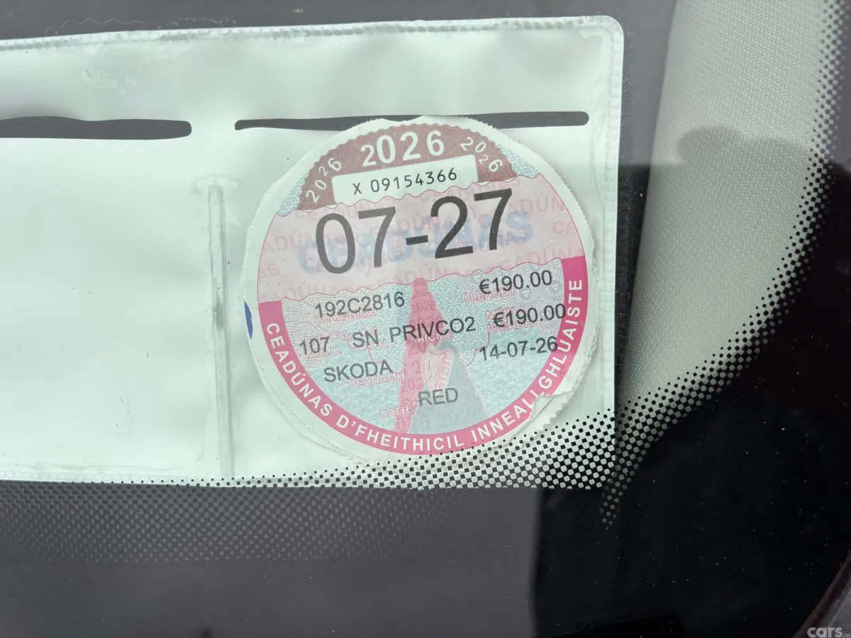 Skoda Octavia Saloon, Petrol, 2019, Red
